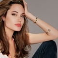 Angelina Jolie FB Couverture 8