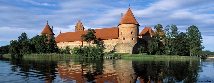 Cover_FB_ Chateau_de_Trakai_sur_le_lac_Galve,_Lituanie.jpg