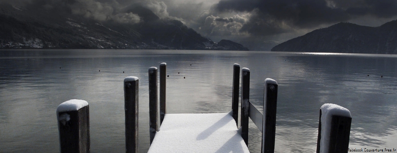 Cover_FB_ nature_ponton_lac_hiver_noir_et_blanc.jpg