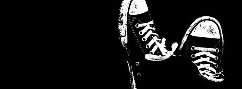 Converse photo en noir et blanc.jpg